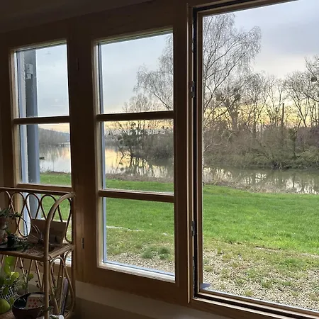 Maison En Bord De Seine Holiday home