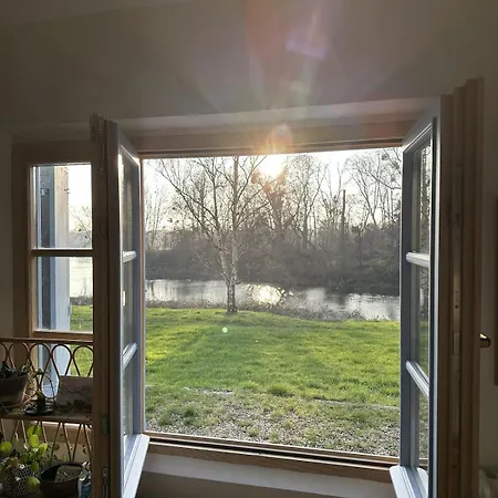 Maison En Bord De Seine Holiday home *